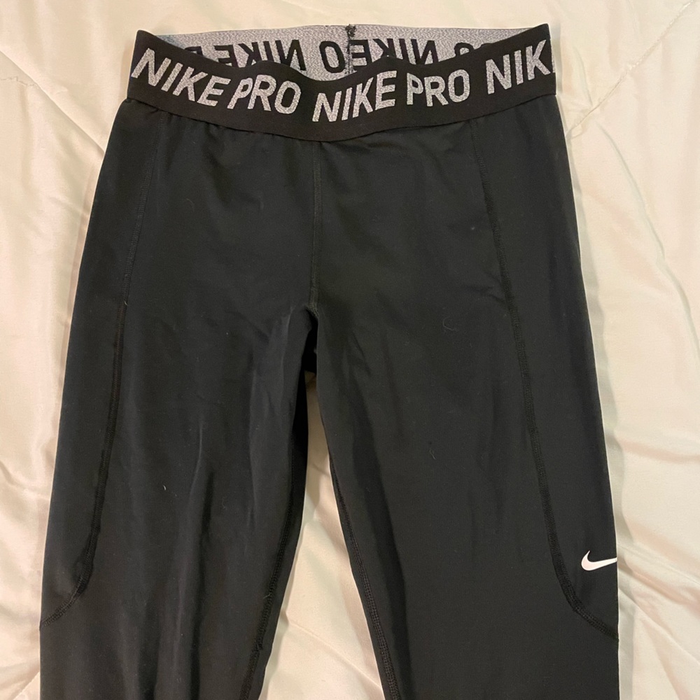 Women’s Medium Nike Leggings